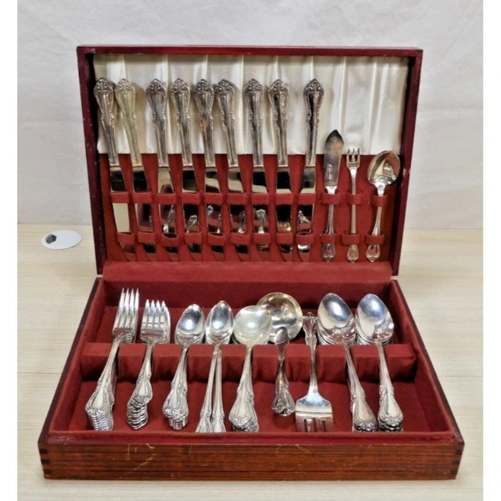 Vintage Wm A. Rogers Silver Overlaid Oneida LTD Silverware Flatware 86 Piece Set